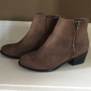 Ankle boots